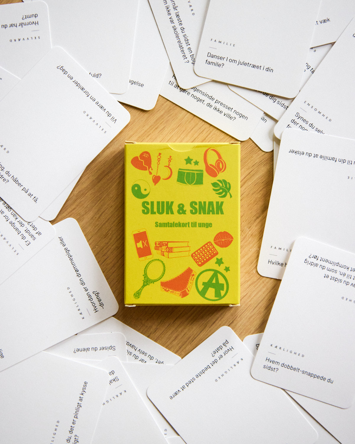 SLUK & SNAK - a set of conversation cards for the young ones