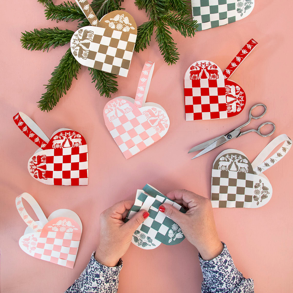 8 DIY Christmas hearts