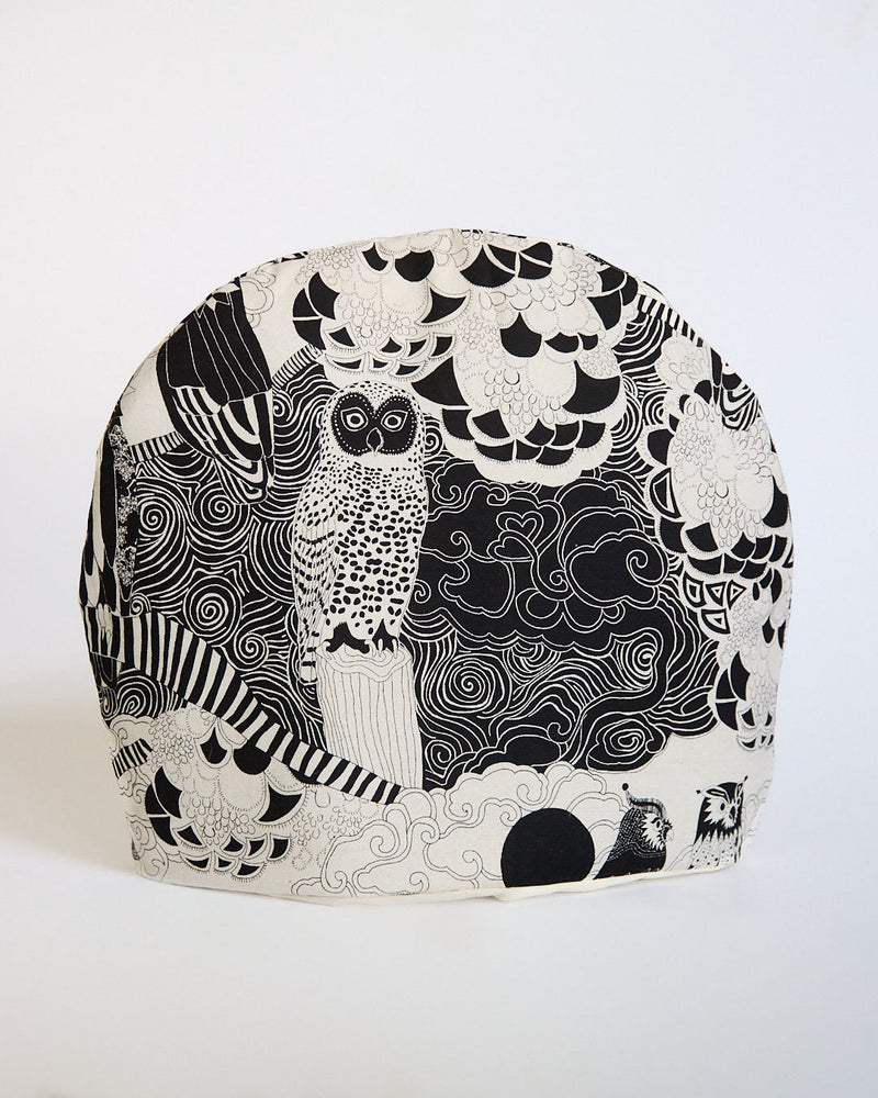 
                  
                    Tea cosy - Black and white
                  
                