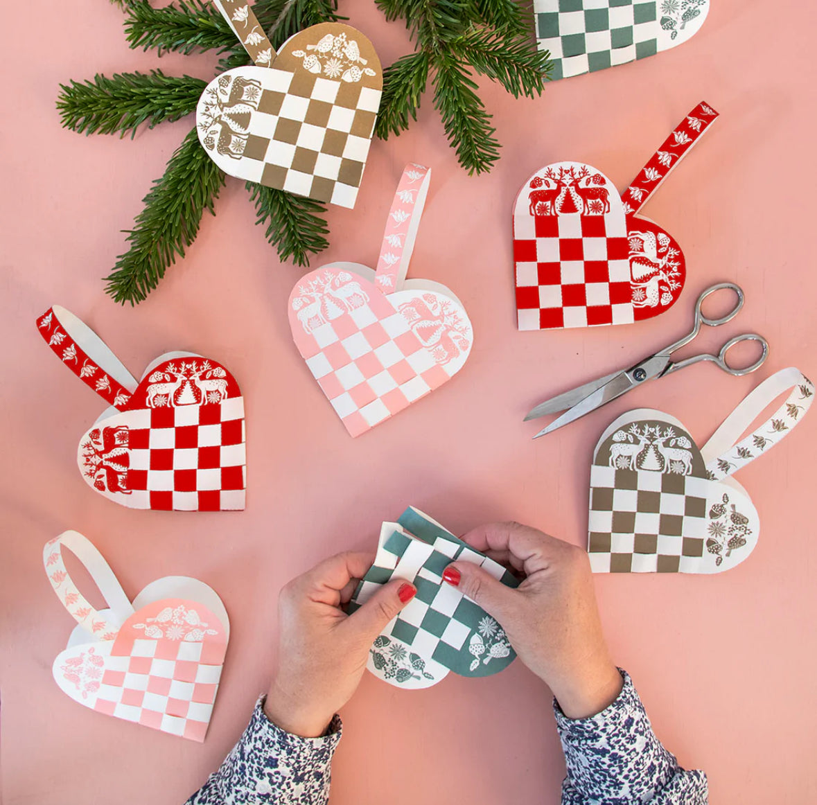 
                  
                    Lav julepynt i Lisa Grue Pavillionen i Kongen Have
                  
                