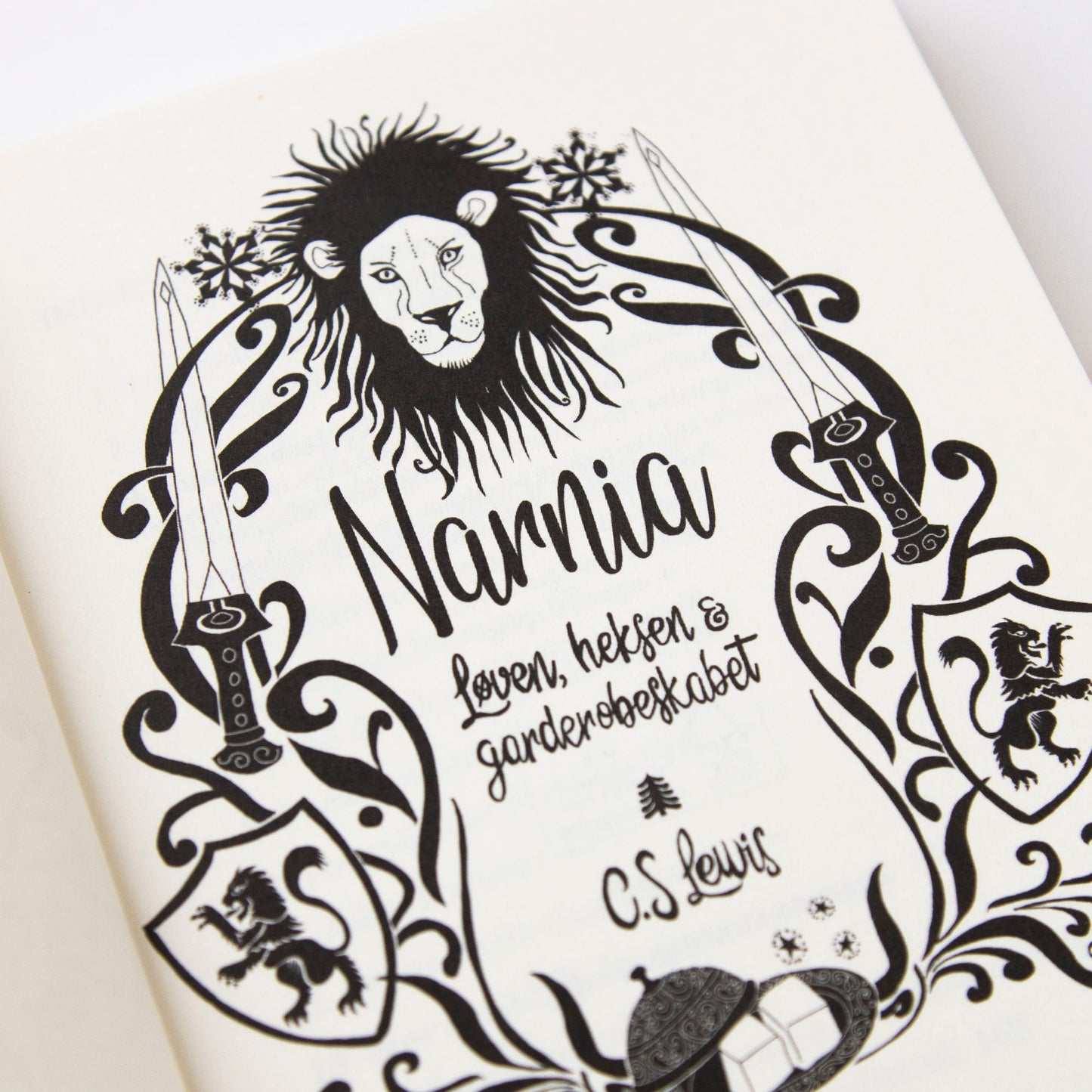 
                  
                    Narnia 2 - Løven, heksen og garderobeskabet af CS Lewis 
                  
                